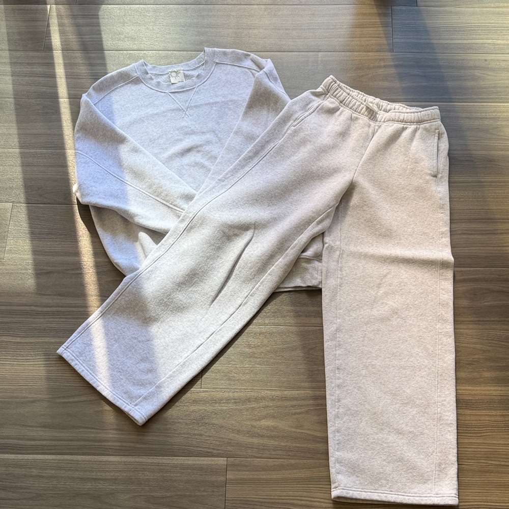 Aerie OFFLINE Heather Grey Fleece Sweat Set Crewneck & Wide Leg Sweatpants - Picture 3 of 4